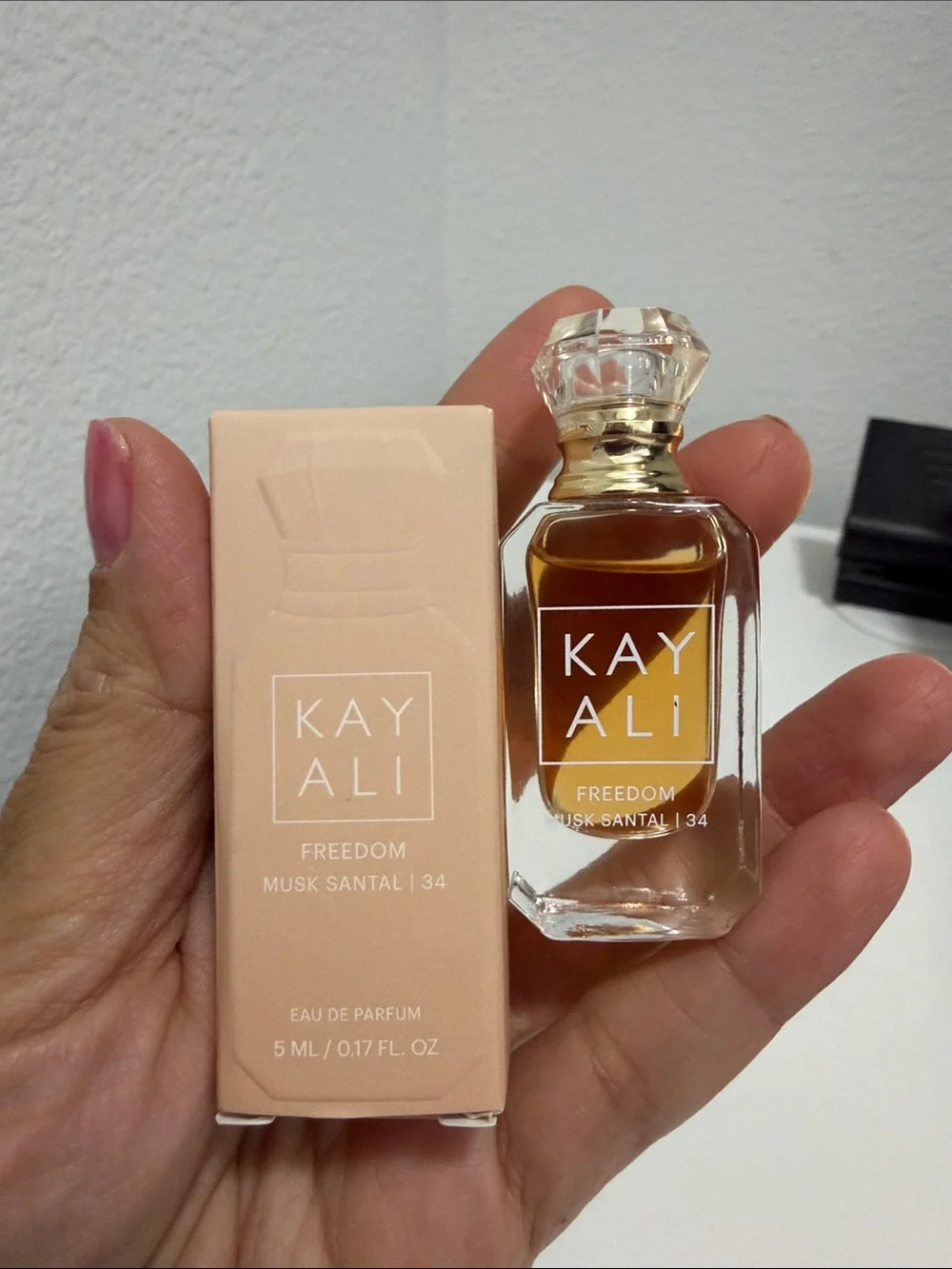 Kayali Freedom Musk Santal 34 NIB